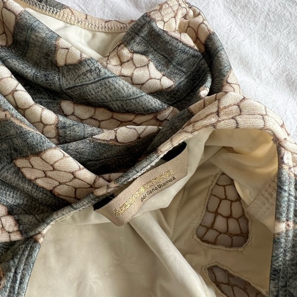 ✨SOLD✨ Agua De Coco Brazil designer one piece bathing suit MSRP $675 - Picture 8 of 8